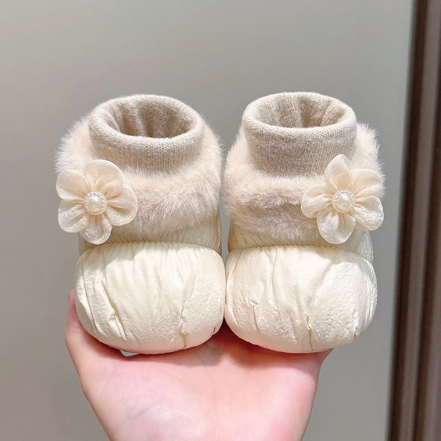 Winter Baby Shoes Fleece Lined Soft Sole Cotton Socks Warm Newborn 0-1 Year Floral Design Protective Booties