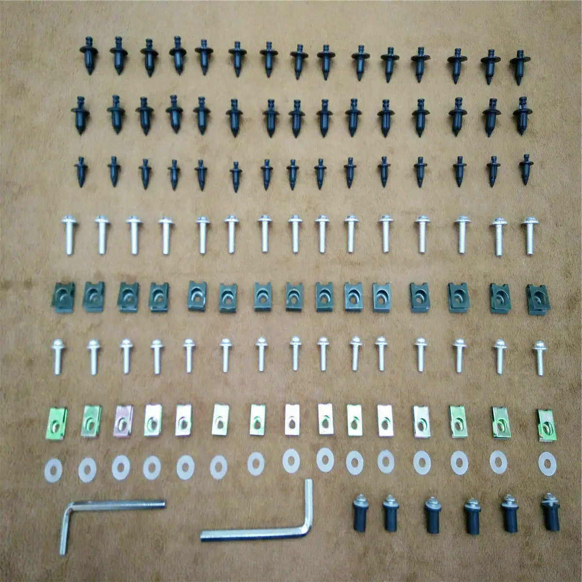 

Комплект болтов, гаек, клипс и винтов для обтекателей YAMAHA FJR1300 2001-2005