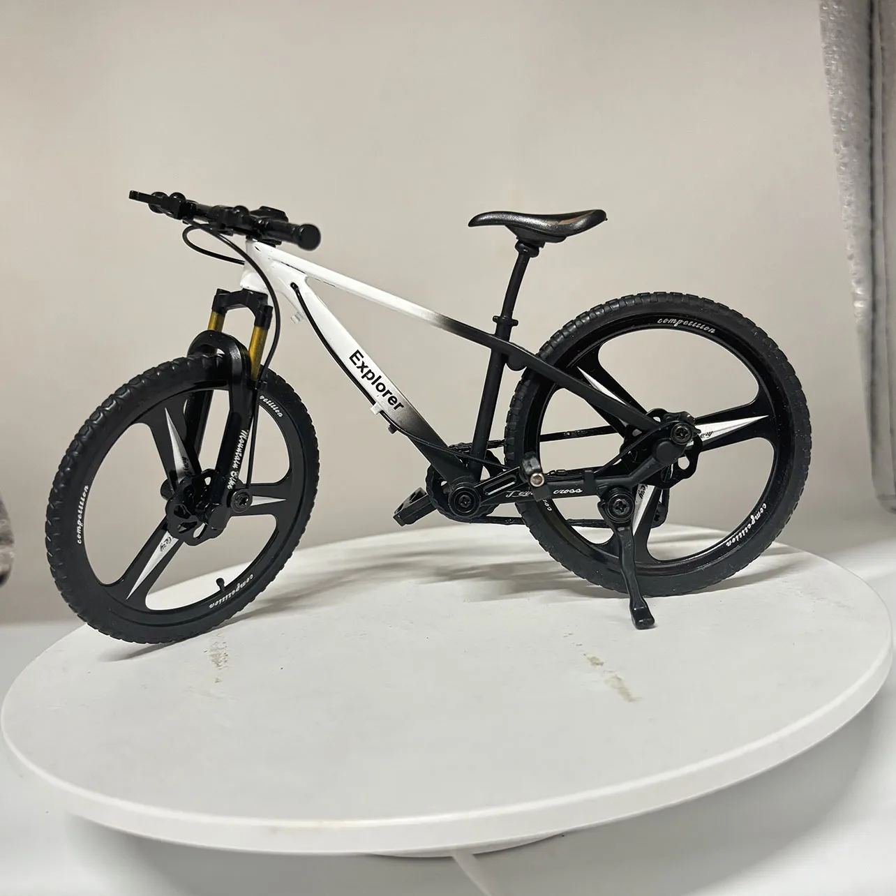 New 1:8 Mini Model Alloy Bicycle Diecast Metal Finger Mountain Bike Simulation Decoration Toys Gifts Boys
