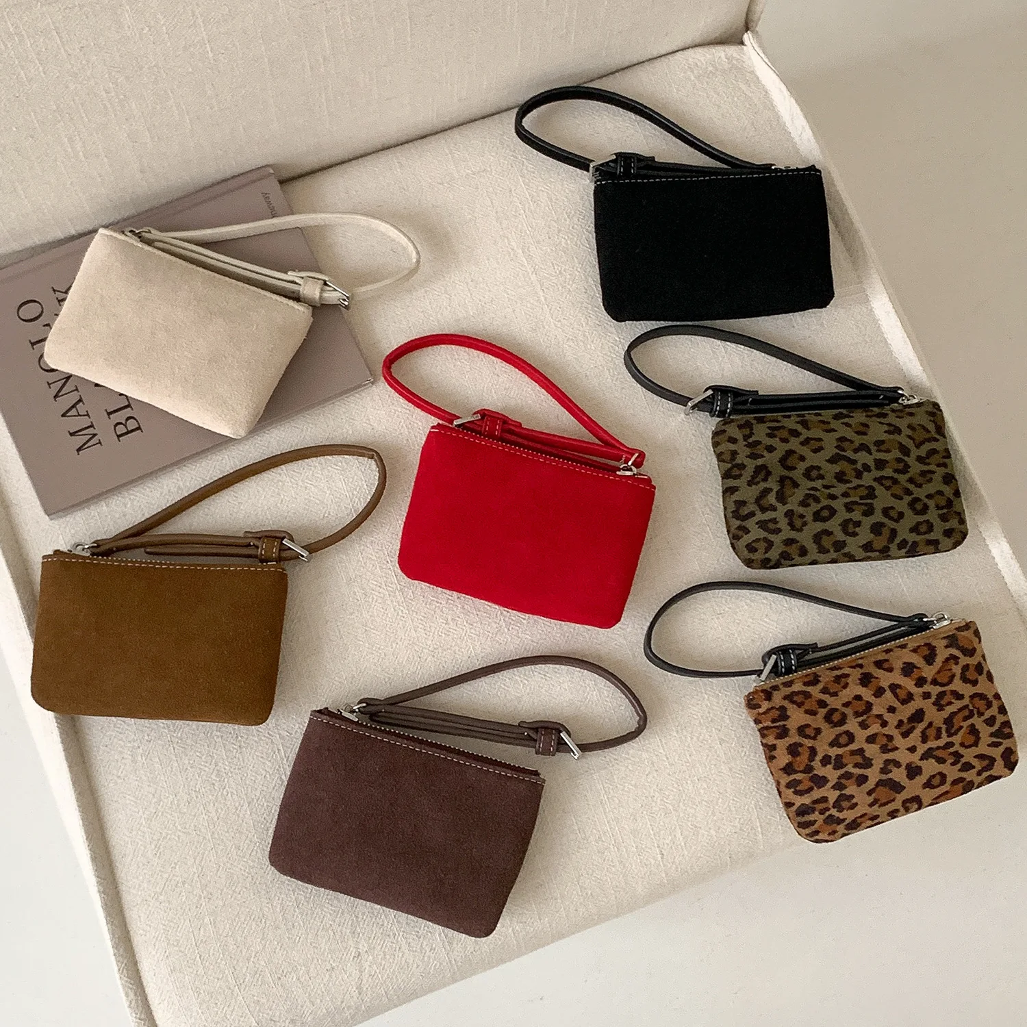 

Fashion Faux Suede Wallets for Women Bag NEW Leopard Small Card Holder Coin Purses for Women Handbags Matte Texture Clutch Chic