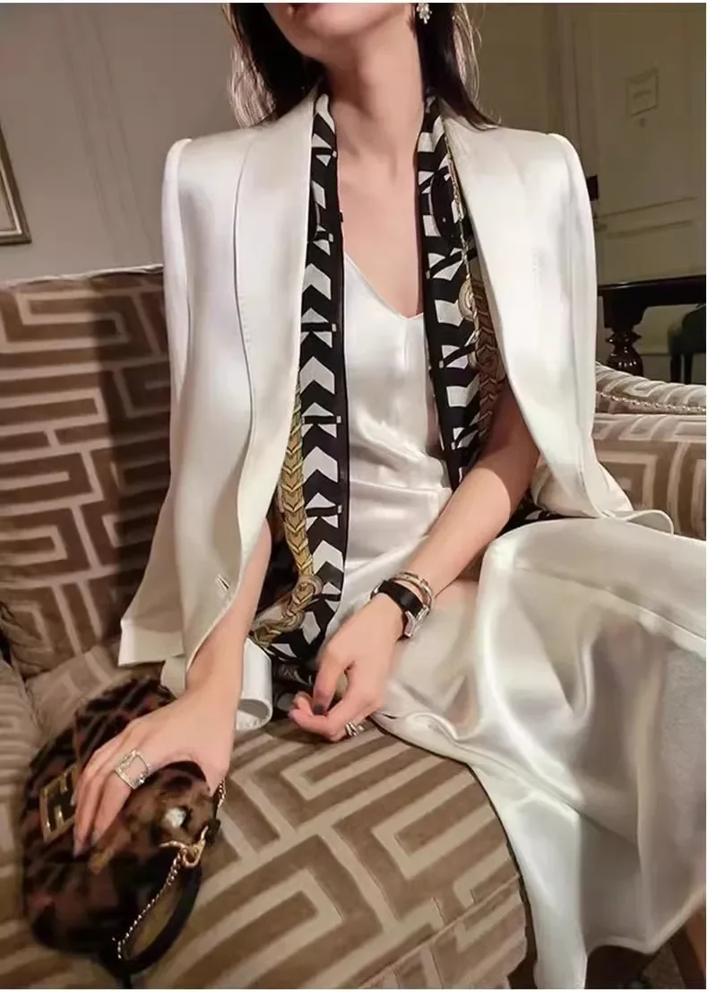 Hochwertiger dicker Triacetatstoff, hochwertige, seidig glatte Nähkleider, Hochzeitskleider und Abendkleider, Stoffe zum Nähen