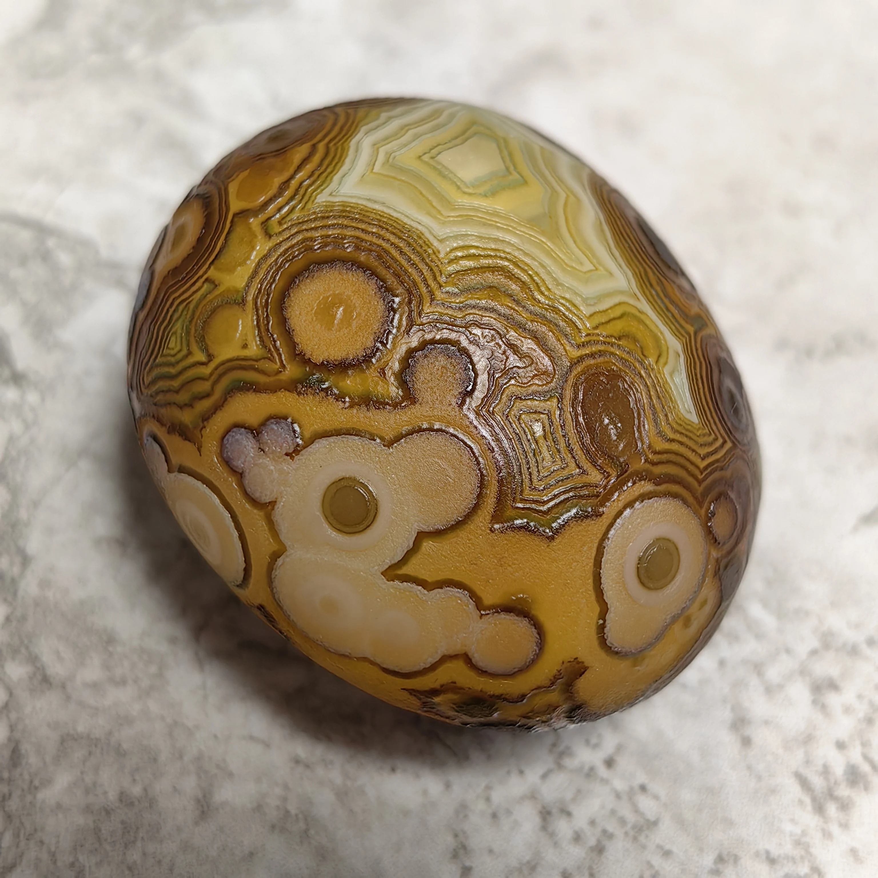 

Натуральный агат с рельефным узором «Божественное око», редкий необработанный камень для снятия стресса, отрицания негативной энергии, амулет, украшение, декор для рукоделия