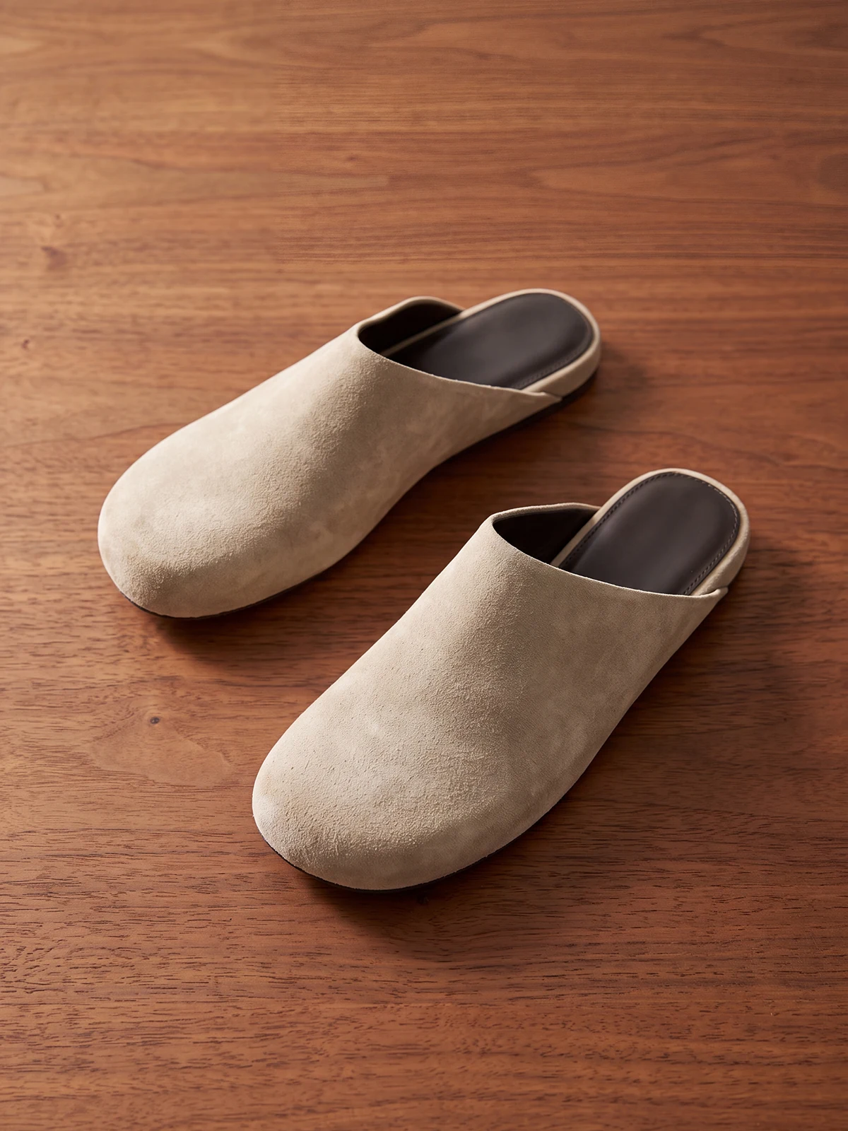 26 Genuine Leather Mules Women Closed Toe SlippersComfortable Slip On Flats CasualLadies Outdoor Walking SummerFashion Shoe 2026