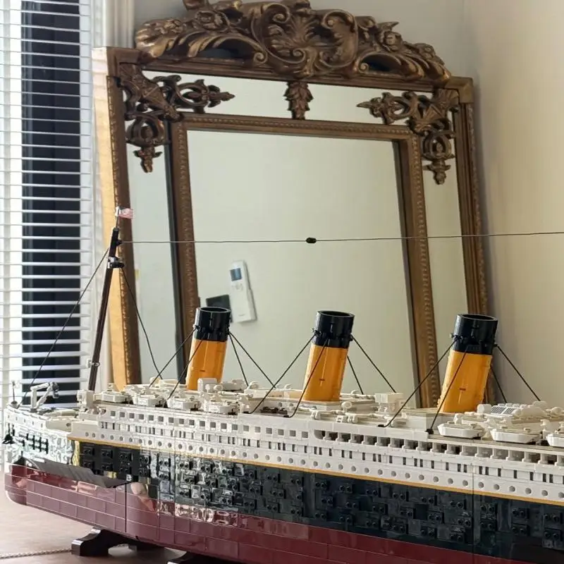 9090 Stuks Grote Cruiseboot Schip Stoomschip Titanic Model Bouwstenen Desktop Decoratie Diy Verjaardagscadeautjes Compatibel 10294