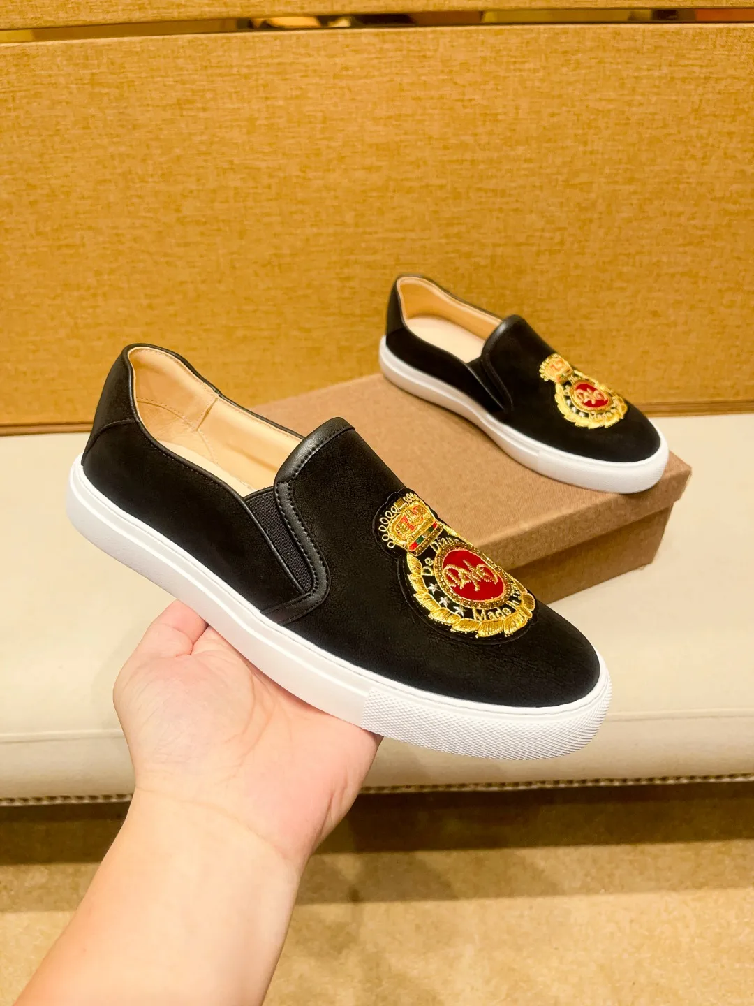 

Men's Leather Casual Sports Shoes Comfortable Breathable Sneakers Fashionable Streetwear Footwear for Men