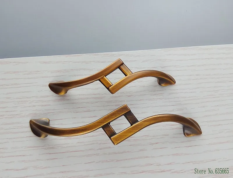 Modern Art Chrome Handles For Furniture Kitchen Cabinets Door Drawer Table Knob And Handles For Wardrobe Cupboard Dresser Pulls