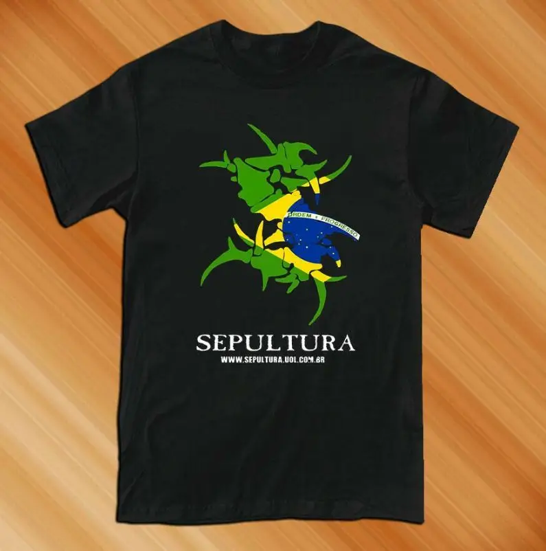 Camiseta Sepultura Band com logotipo de Thrash Metal brasileiro, camiseta gráfica elegante para fãs de Metalheads Sepultura em roupas de concerto de rock