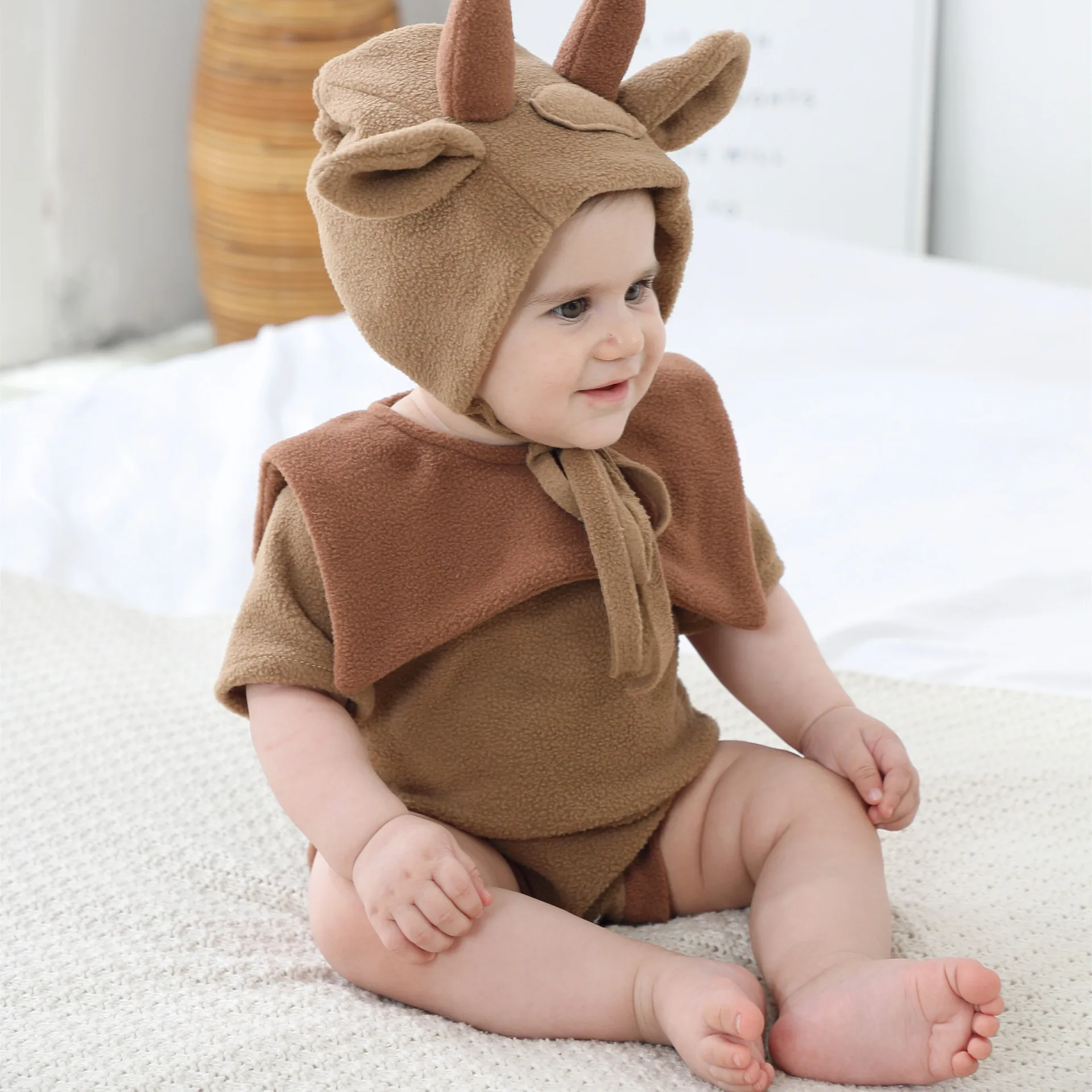 Cinema Children's Photography Clothing Newborn Baby Photograph Garment Triangle Climbing Costume Animal Cow Shaped Apparel