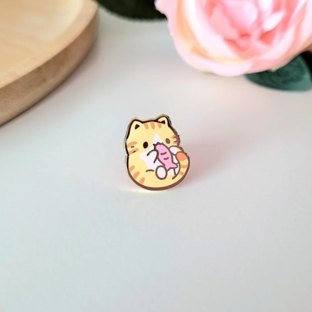 Niedliche kleine Katze Emaille Pins Kawaii Kätzchen Fisch Metall Abzeichen Cartoon Tier Brosche für Schmuck Zubehör Geschenke für Katzenliebhaber – Detail 2