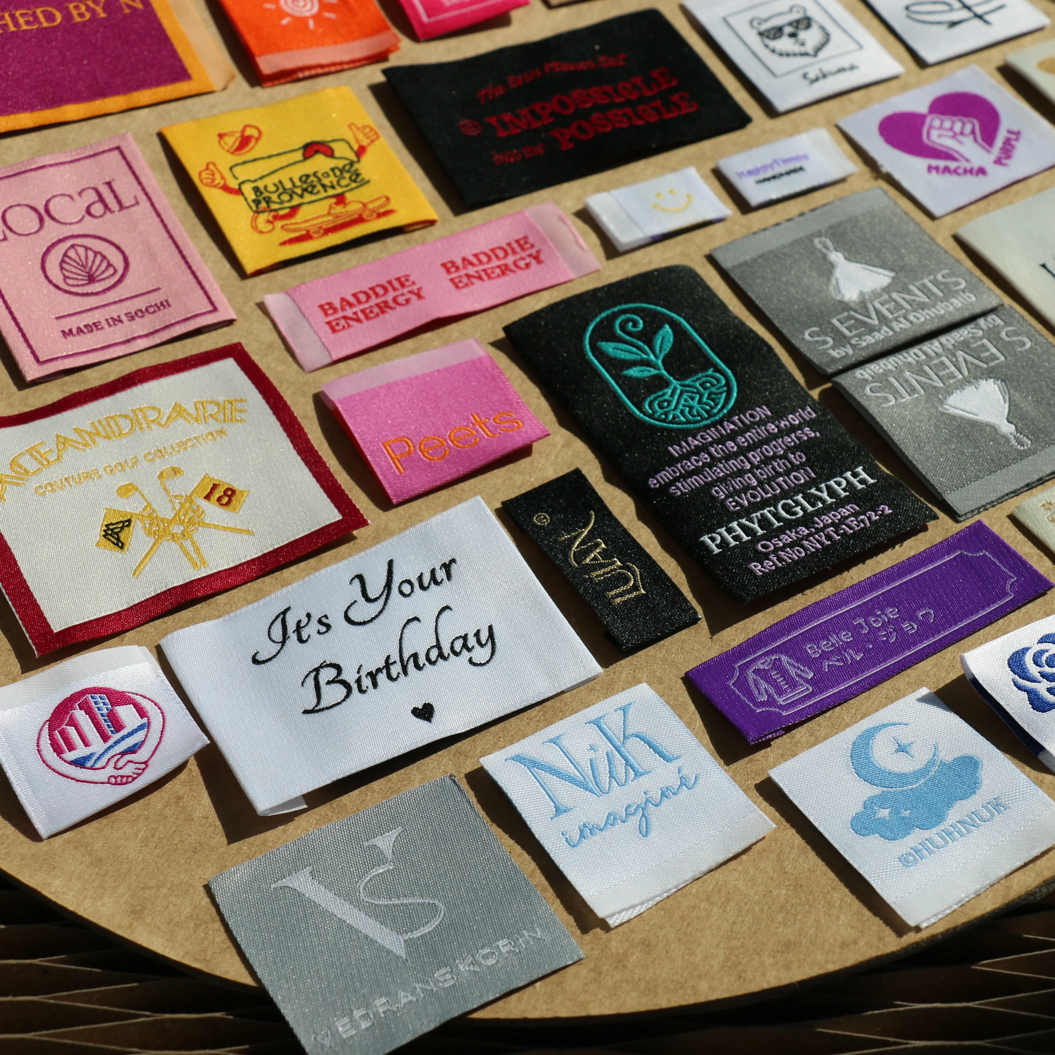 

Custom Washable Garment Labels with Personalized Logo Embroidery for Clothes Accessories 25111901