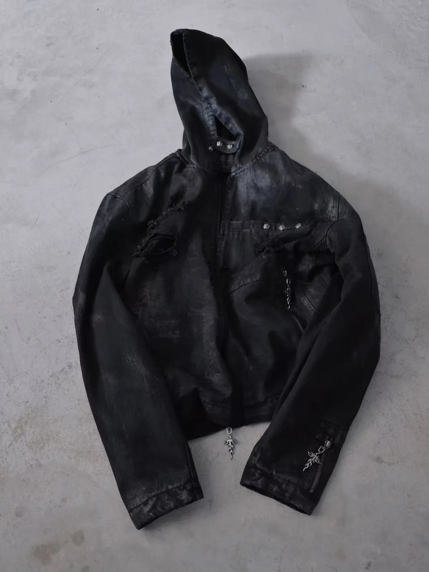 Handmade Wax Brushed Denim Jacket with Hood Tear Design Cotton Long Sleeve Short Coat for Men And Women Dark Style Zipper Clo...