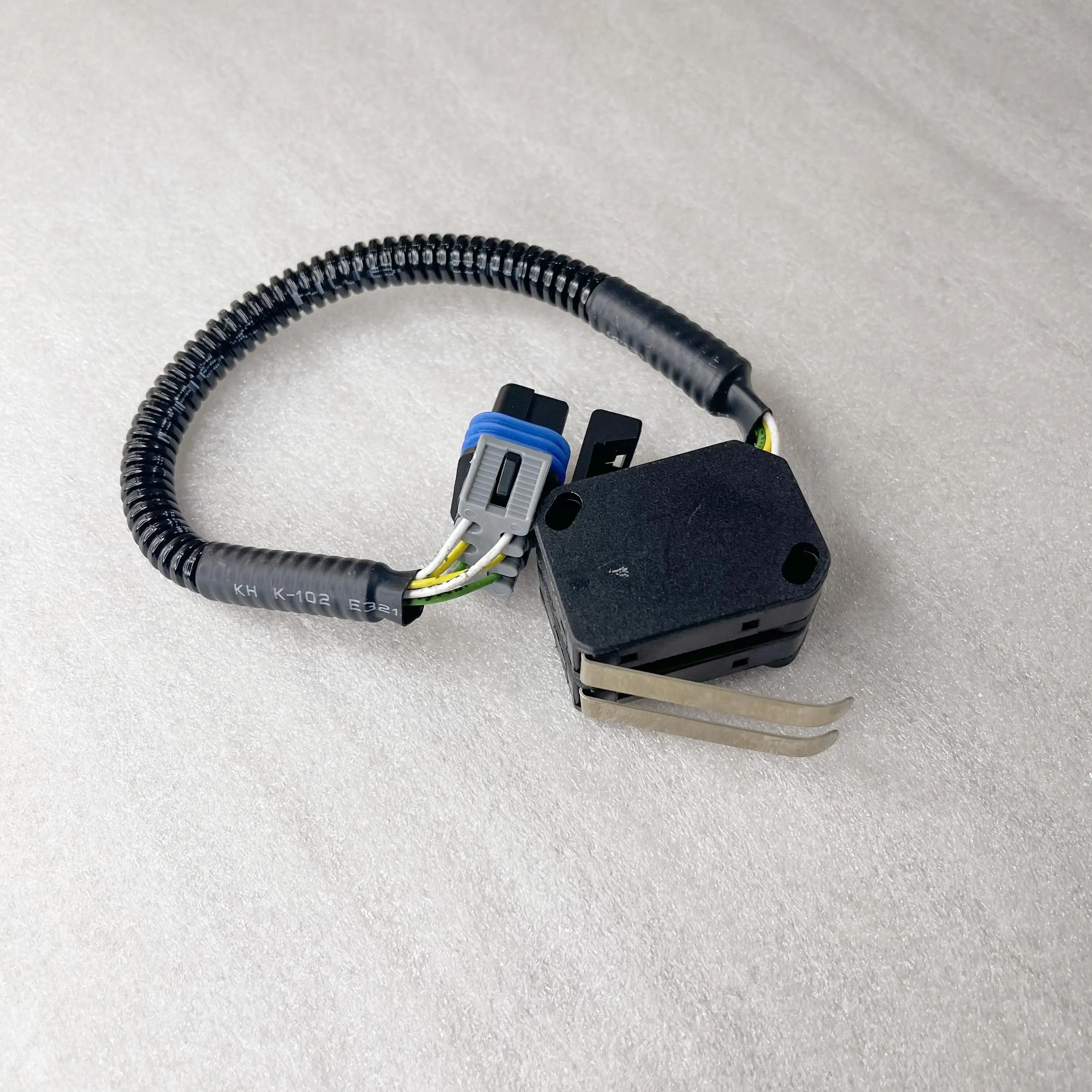 

SJ39794 6B954 Оригинальные детали трактора 6E1404 6095B Переключатель вала PTO