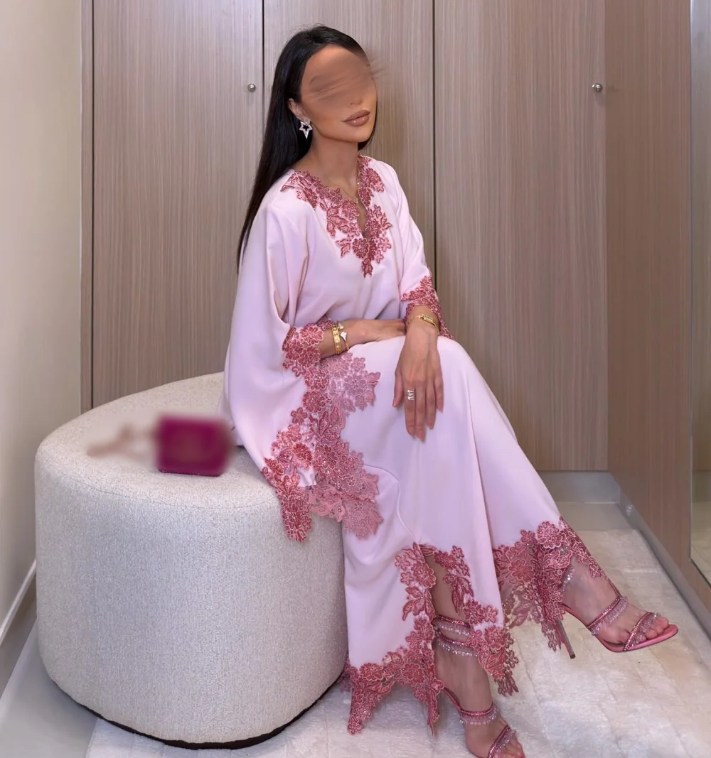 

Customized Exquisite Classic Evening Dress Lace Applique V-neck A-line Long Dresses Formal Prom Wedding Party Gown