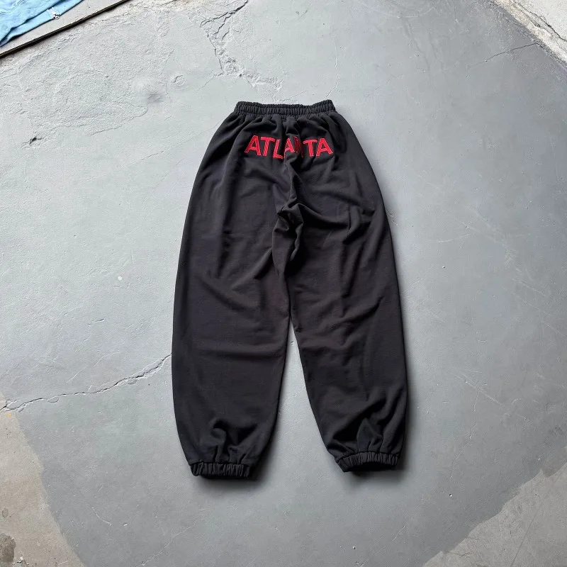 Mowalola التطريز الملاك الحرب الحصان أرقام 6 التسمية Sweatpants الرجال النساء الأسود فضفاض عادية واسعة الساق عداء ببطء بنطلون السراويل الترنك