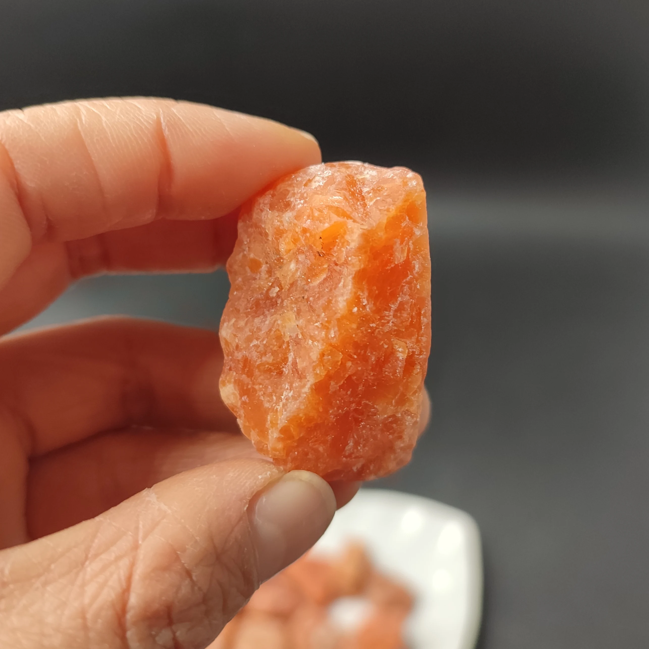 

1pc Natural Sunstone Raw Stone Rough Quartz Crystal Energy Mineral Specimen Home Decoration Ornaments 2-4cm