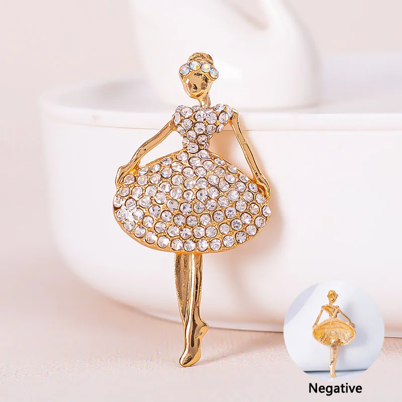 Luxury Vintage  Rose Flower Brooch Red  Rhinestone Alloy