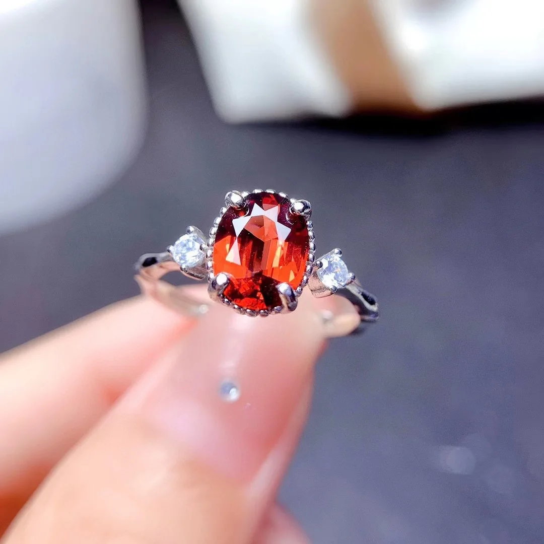 

Natural Garnet Silver Ring 7mm*9mm 2ct Hotsale Silver Garnet Ring for Daily Wear 2ct VVS Grade Solid 925 Silver Garnet Jewelry