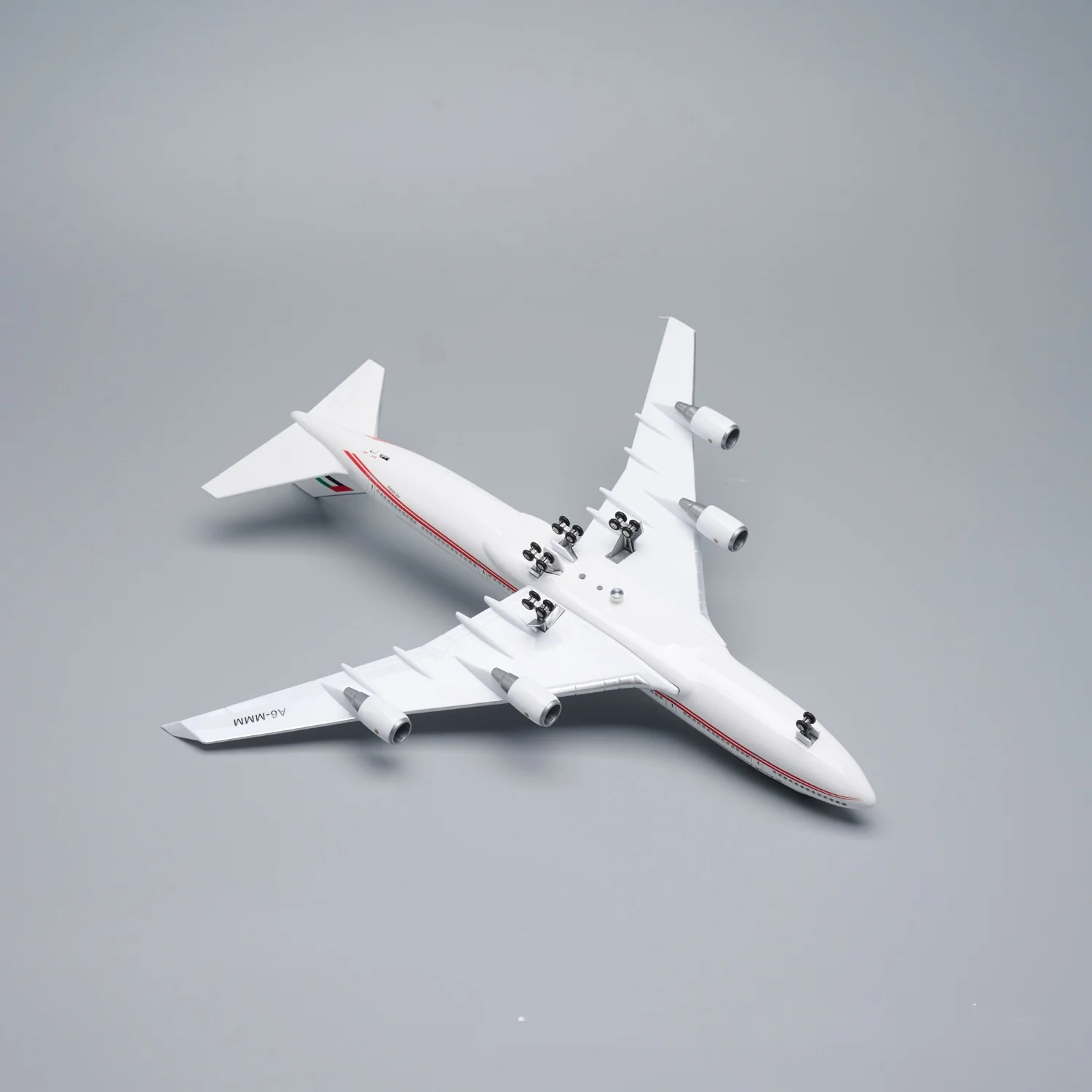 47cm Resin Diecast UAE Presidential B747 Airplane Model 1:150 Scale Aircraft With Wheels & Stand For Aviation Souvenir Ornaments