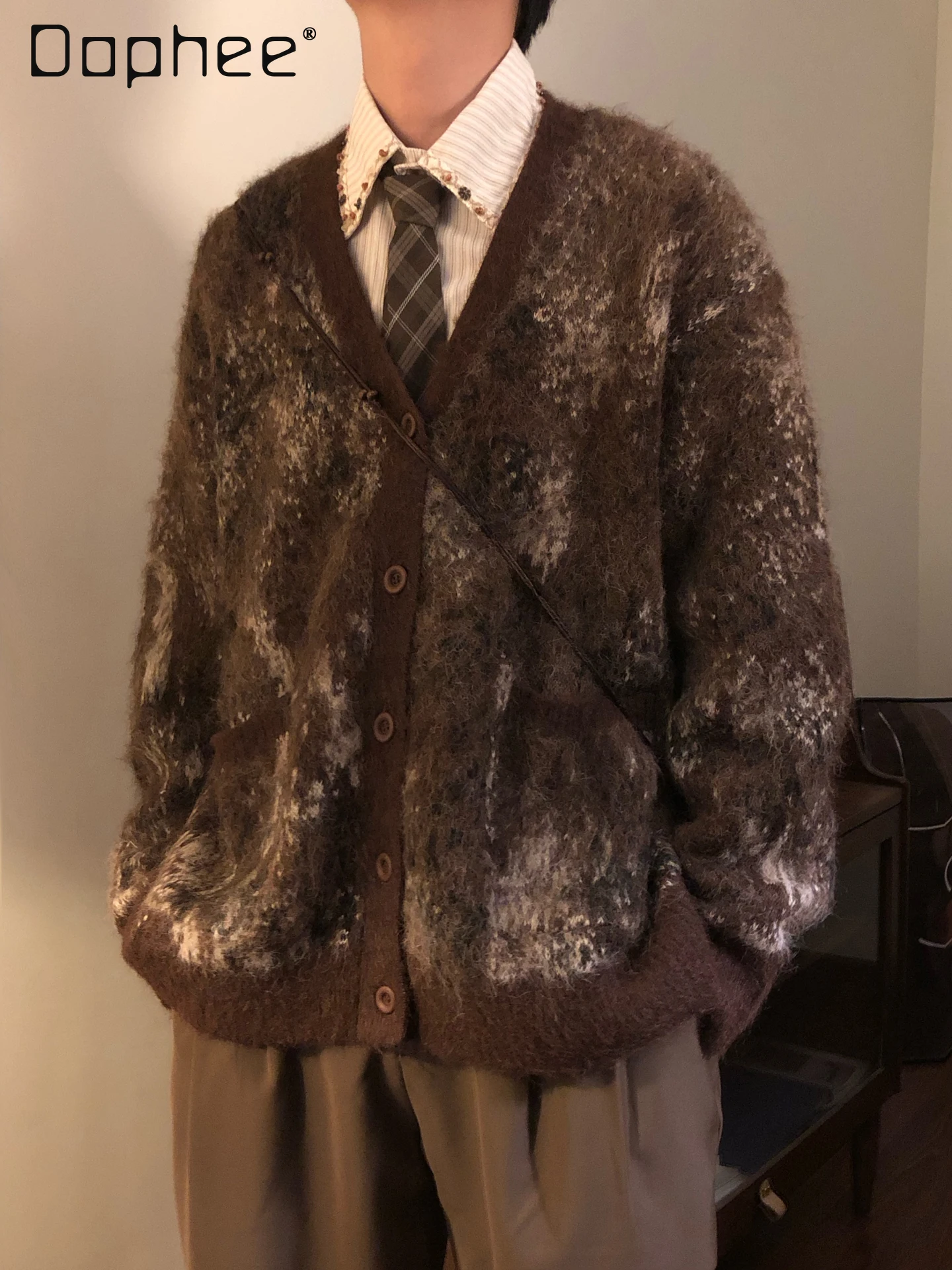 

2025 Autumn Winter New American Retro Style Men's Trendy Loose Casual V-Neck Brown Long Sleeve Knitted Cardigan