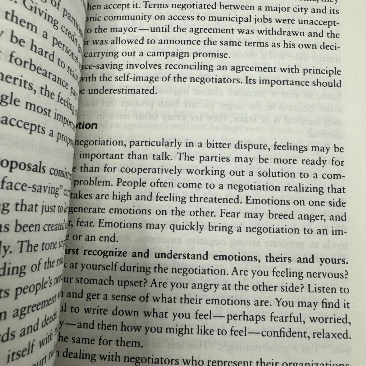 Getting to Yes Harvard Negotiation Classic Guide to Principled Bargaining Win-Win Strategies & Effective Conflict Resolution