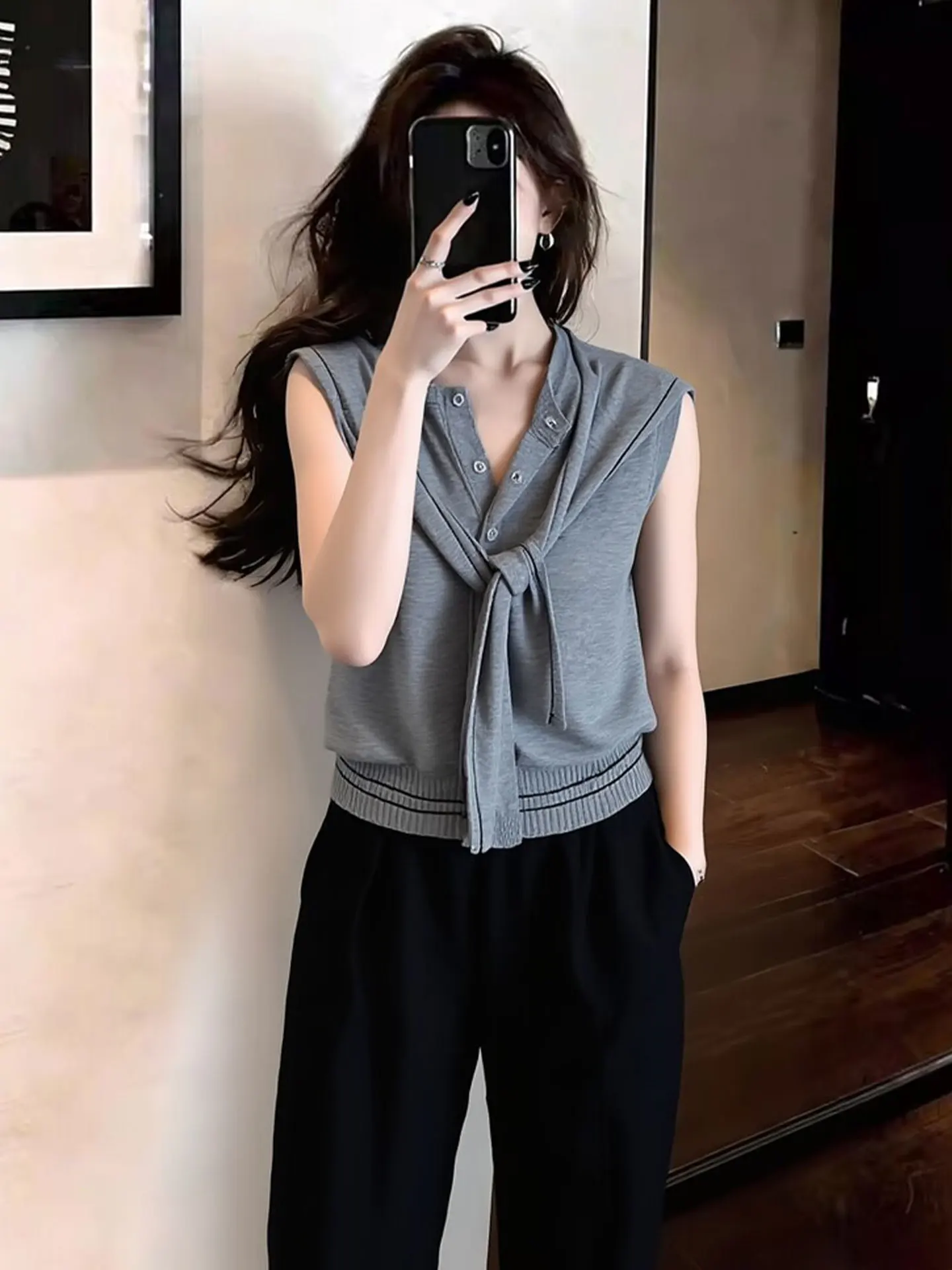 

Faionable Korean Sle Knitted Top Women's Svel Vest Spring Summer Lazy Sle False Two-Piece Silk Material Straight Cut