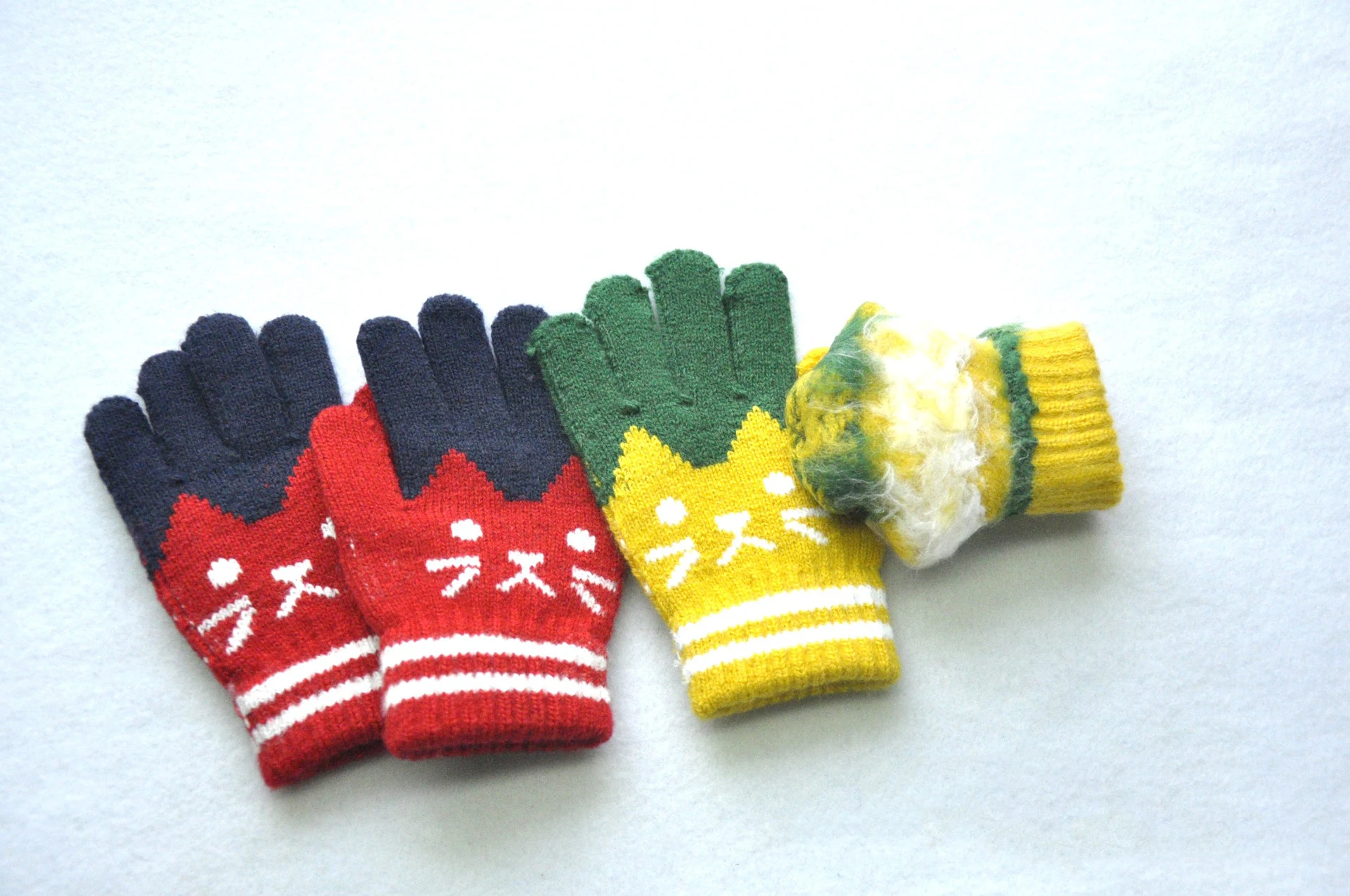 Cute 6-11Y Children Thickened Warm Gloves For Students Winter New Cat Knitted Mittens Outdoor Knitting Cycling Skiing Gloves