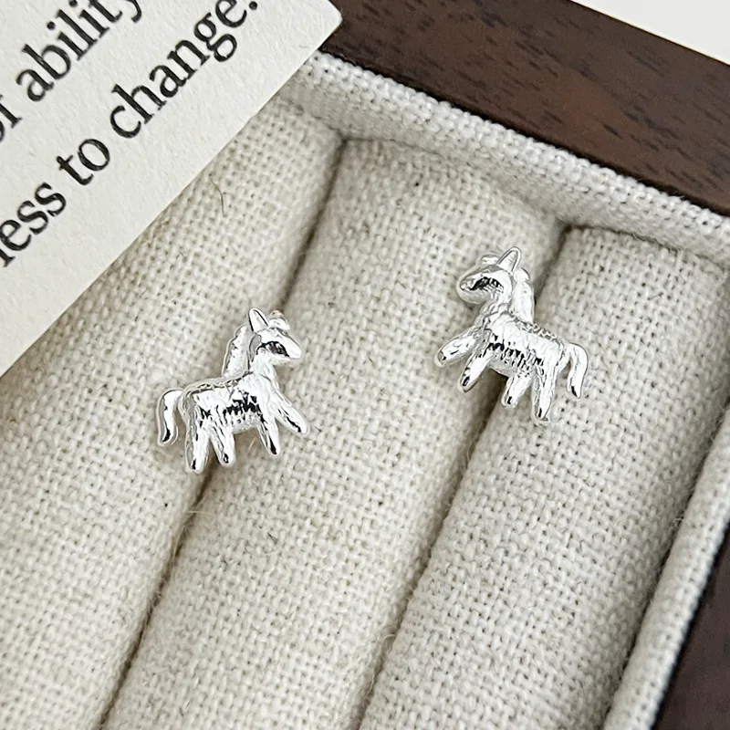 

CHOZON 925 Solid Silver Pony Texture Earrings Asymmetric Wholesale Dainty Jewelry E9806 for Women