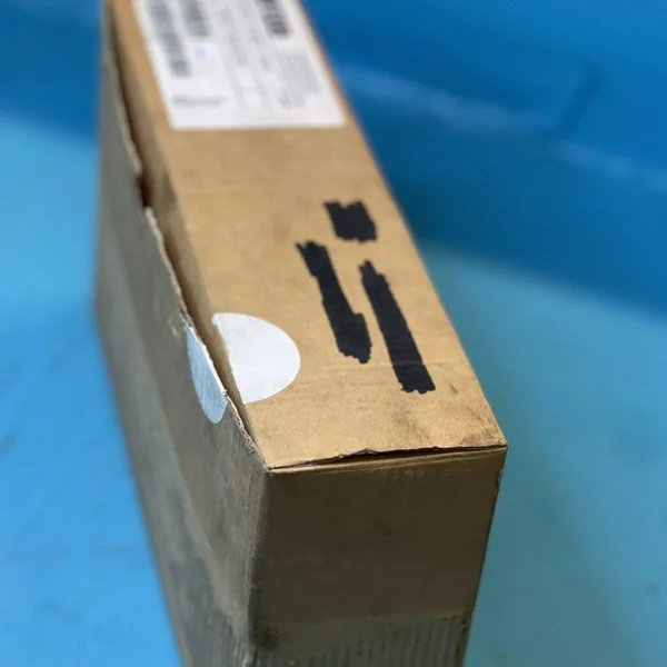 

8200 E82ev152k4c000/E82ev152_4c000 Совершенно новый оригинальный точечный ПЛК