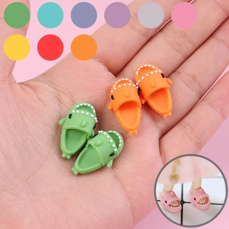 2Pcs 1:12 Scale Dollhouse Mini Cute Summer Slippers Miniature Shoes Decor Set