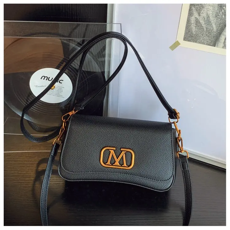 

‌2025 Autumn One-Shoulder Bag for Women‌-Retro Cross-Border Messenger Purse,Portable Square Bag, Fashion Casual/Daily/Travel Use