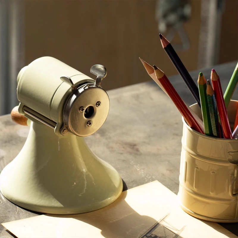 

Full metal pencil sharpener, hand-cranked pencil reel