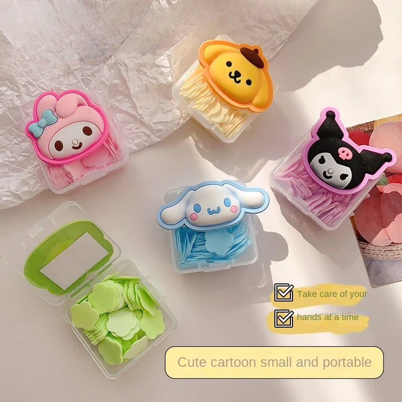 Sanrio Hello Kitty Kuromi My Melody Petal Flakes Soap, Sabão Portátil ao Ar Livre, Sabão Criativo, Fácil de Armazenar Quando Viajando