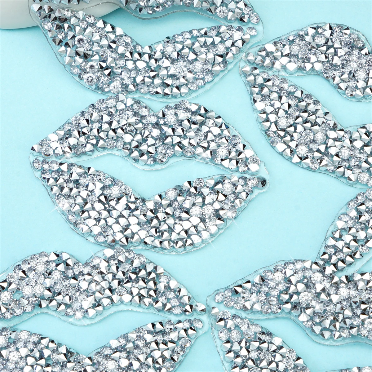 Sparkling Rhinestone Lip Pattern Clothes Patches Fashion Sequined DIY Appliques Bling Iron-on Patches