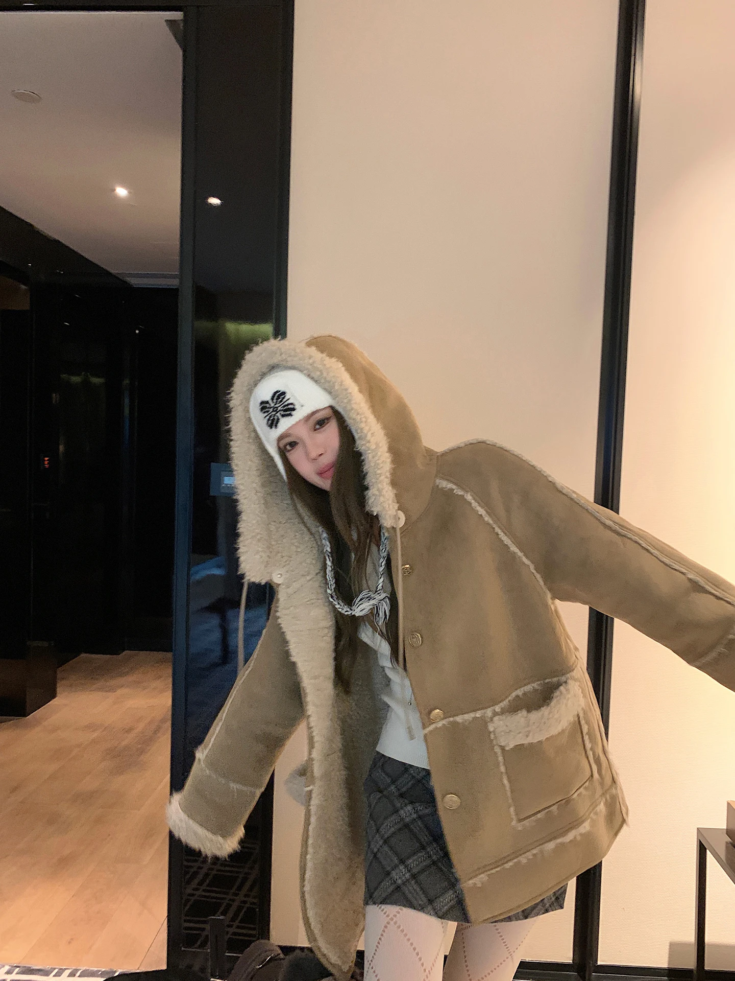 Anneop Ciato Wildlederjacke mit Fellbesatz, lässige Kapuzenjacke für Damen, Herbst-Winter, schlank geschnitten, locker sitzender Damenmantel