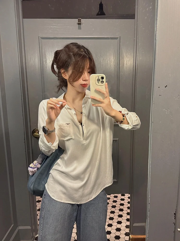 قميص أبيض أنيق للنساء صيف 2024 جديد بتصميم رقيق نحيف متعدد الاستخدامات للحماية من الشمس خفيف الوزن بلوزة كورية فضفاضة