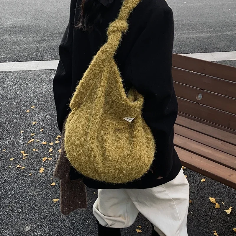 Autumn and Winter Atmosphere Woolen Bag Women's Large Capacity 2025 New Versatile Casual Shoulder Crossbody Bag Student Tote Bag