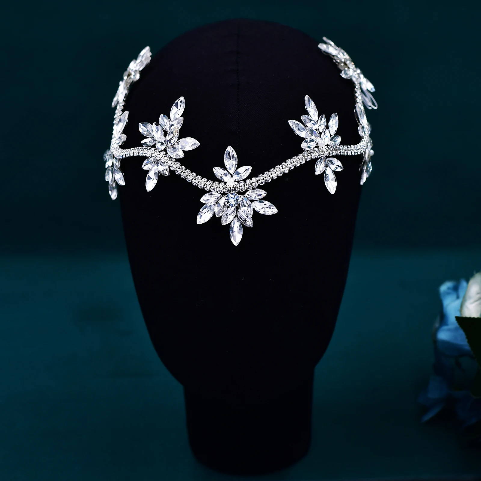 Rhinestone Forehead 1 Piece Bridal Jewelry Wedding Hair Accessories Woman Party Headwear Bride Crystal Flowers Hair Comb HP618