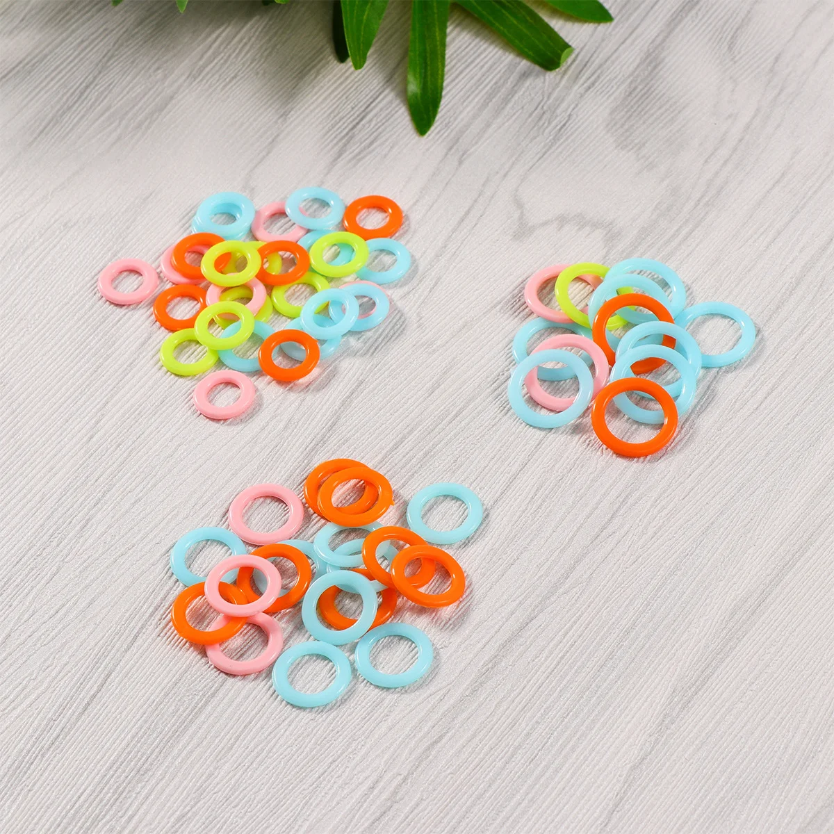 

300Pcs Plastic Crochet Stitch Marker Rings Assorted Sizes Colorful Smooth Knitting Markers Needle Clip DIY Craft Supplies