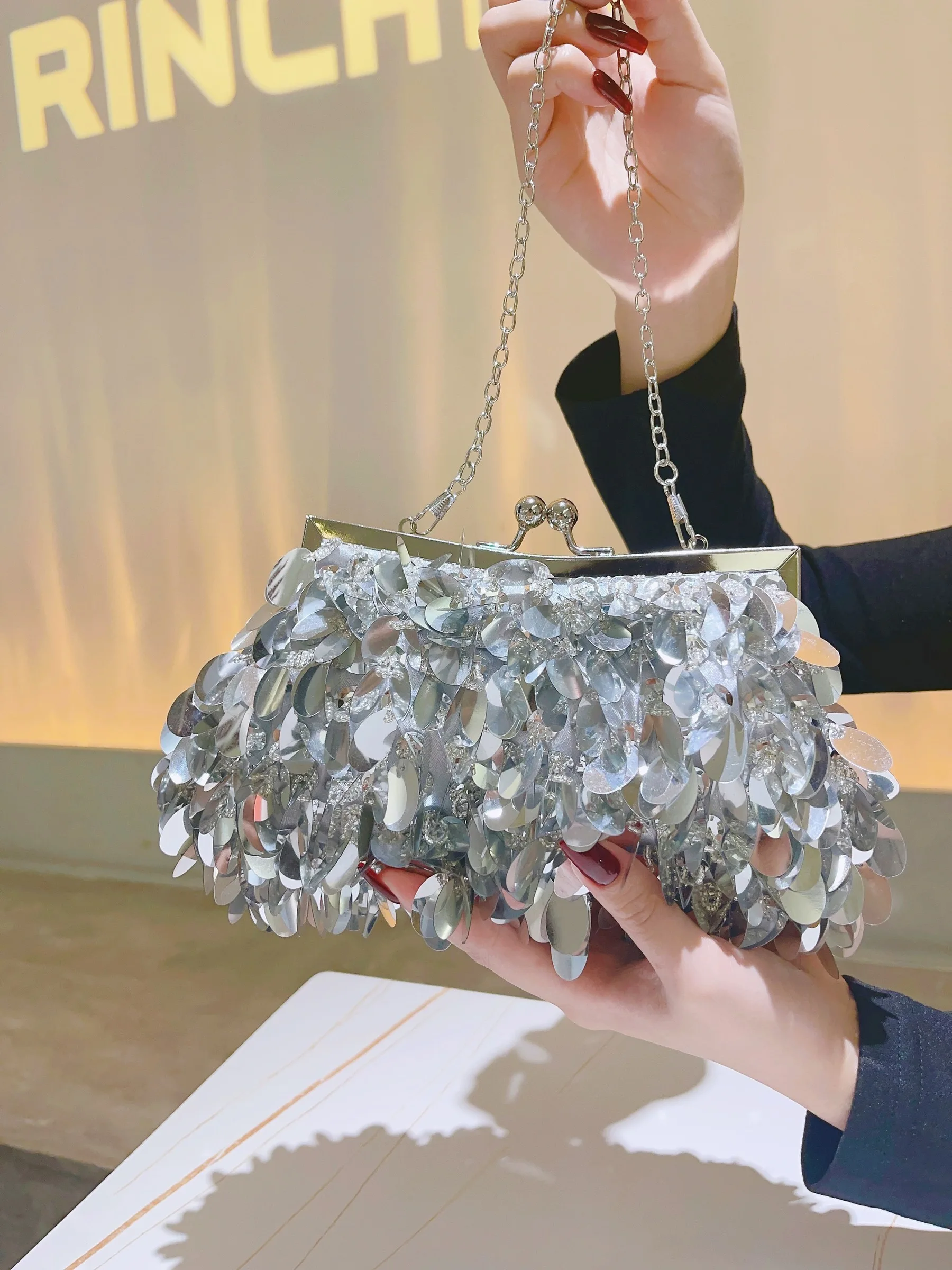 Sequin Clutch for Women Evening Bag Prom Shiny Small Purse Fashion Handbag Banquet Bag Shoulder Bag Cocktail Party Clutch Silver