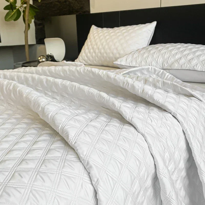 1pc White Bedspread on the Bed 침대커버 150x230 Quilted Bedsheet Simple Style Bed Cover Queen Size colchas(Pillowcase Need Order)