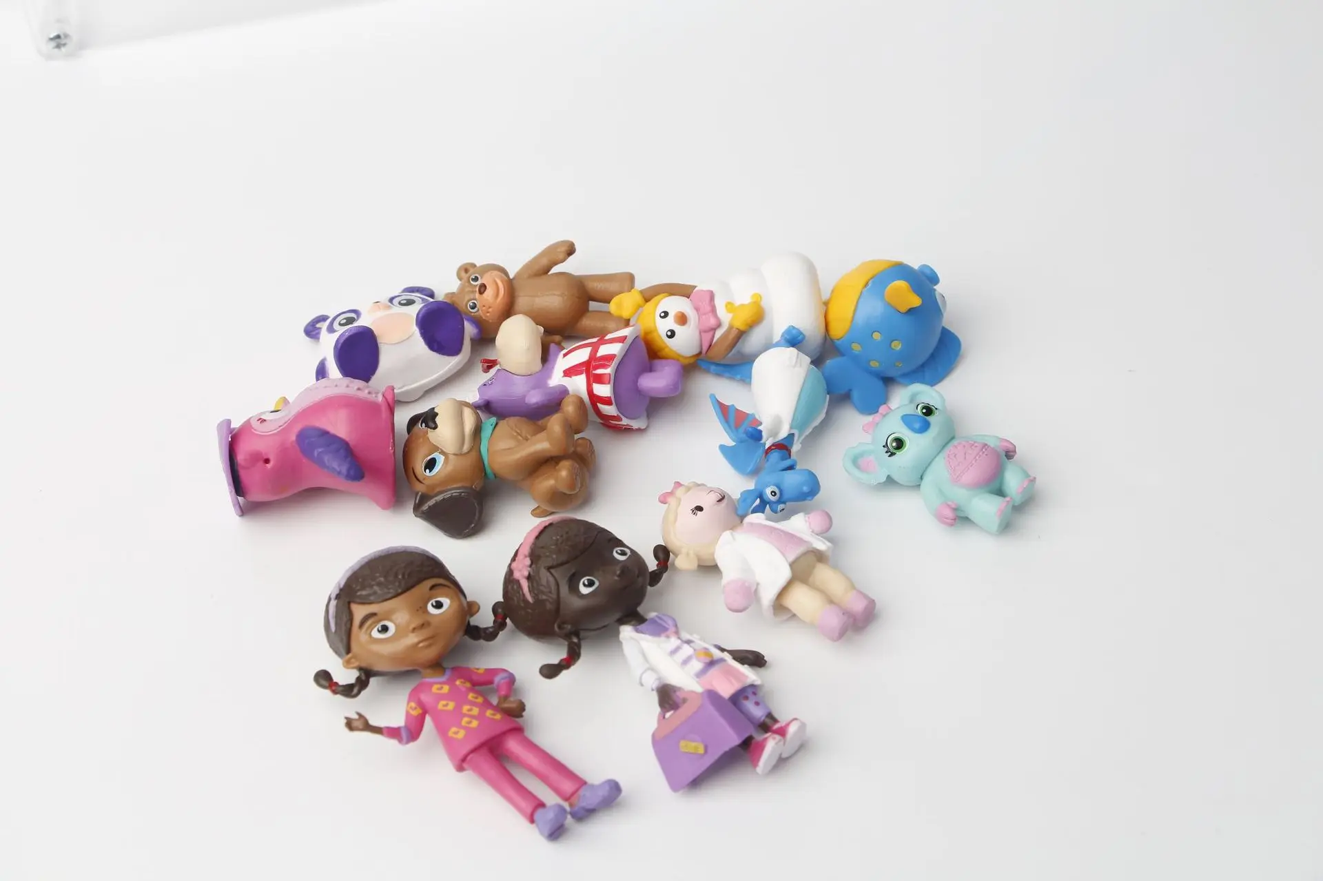 12Pcs/set Doc Mcstuffins Cartoon Toys Doctor Lambie Sheep Stuffy Dragon Hallie Hippo Chilly Snowman PVC Handmade Model Tide Play