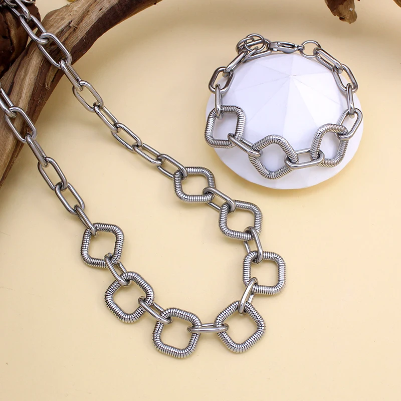 Stainless Steel Textured Squar - Lobster Clasp Silver 评论和价格