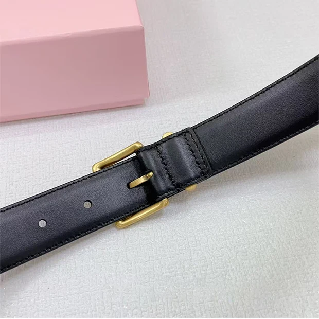 Women's Wide Vintage Cowhide Pin Buckle Belt, High-End Light Luxury Decorative Waistband, Versatile Casual Strap for Dresses and