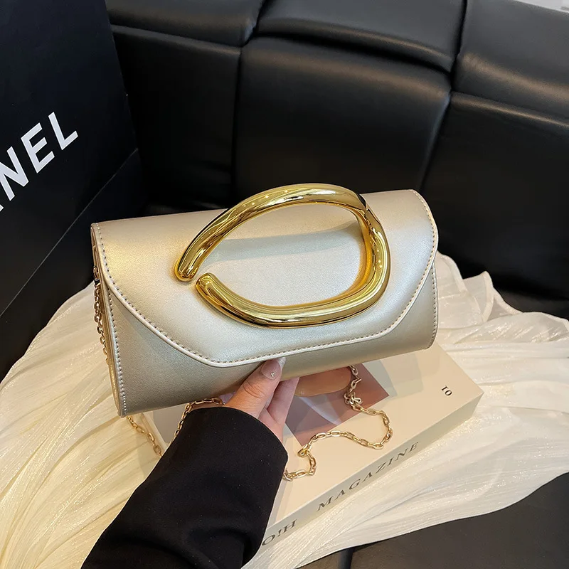 

2026 New Niche Design Small Square Clutch Bag for Women, Luxury Chain Strap Shoulder Crossbody Handbag, Indie Style Versatile Everyday Accessory, Elegant Minimalist Evening & Commute Purse