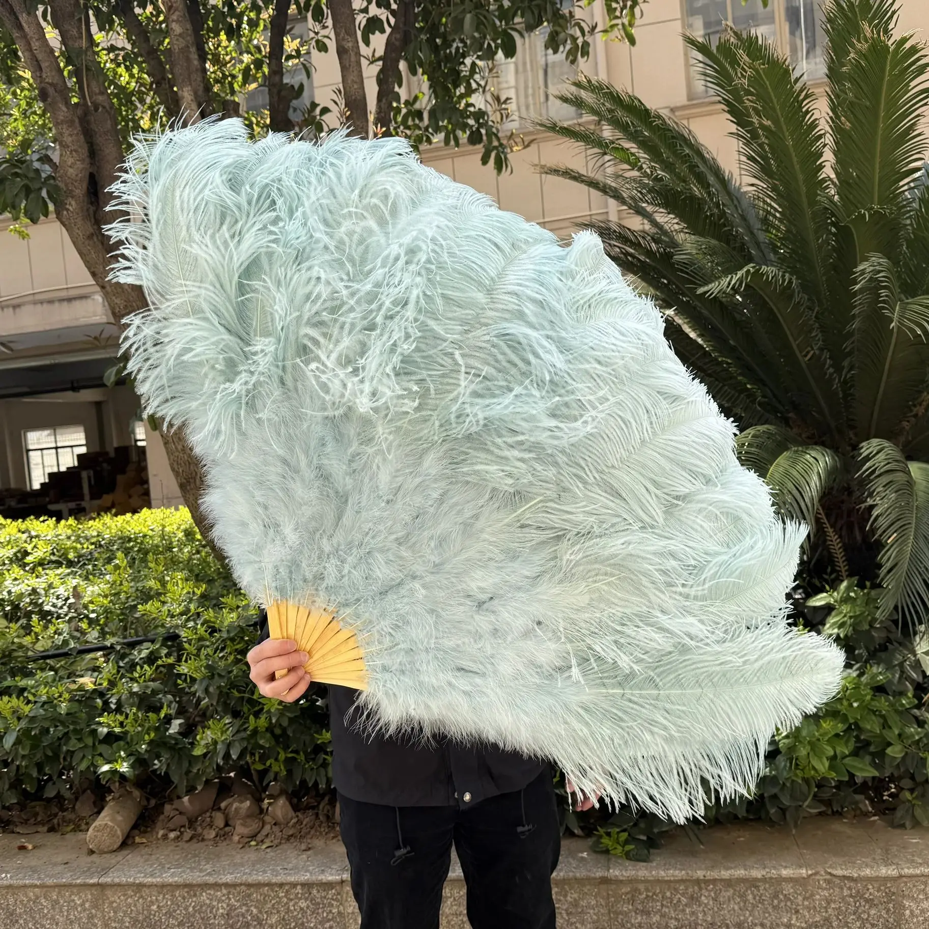Fuffly Blue Ostrich Feather Fans Extra Large 13 Bone Handheld Plumes fan for Wedding Party Dance Stage Performance Props