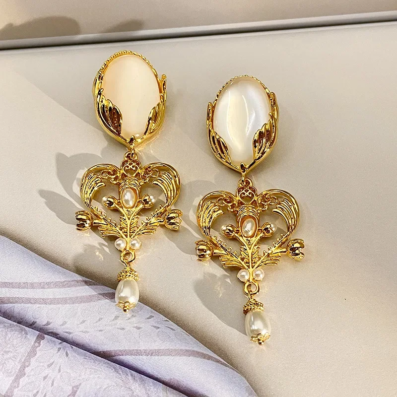 Draweye Baroque Pearls Earrings for Women Heart Vintage Medieval Style Exquisite Jewelry Hollow Out Elegant Pendientes Mujer