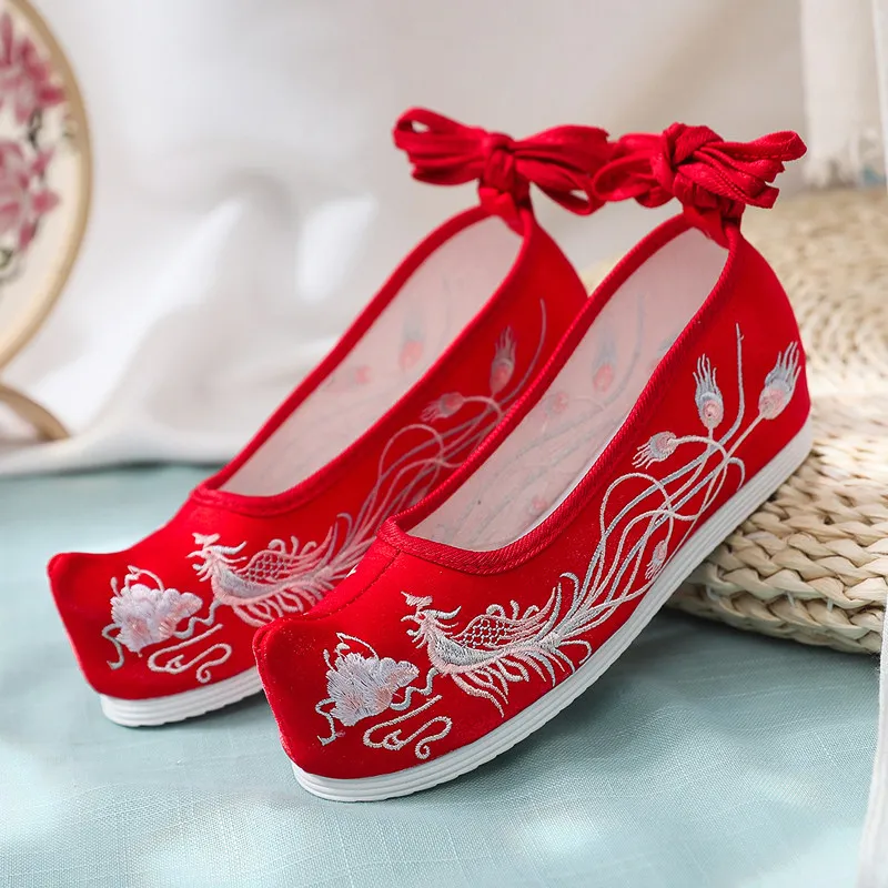 Winter Hanfu Shoes Women Ethnic Retro Inner Heighten Flat Embroidered Upturned Toe Bow Shoes