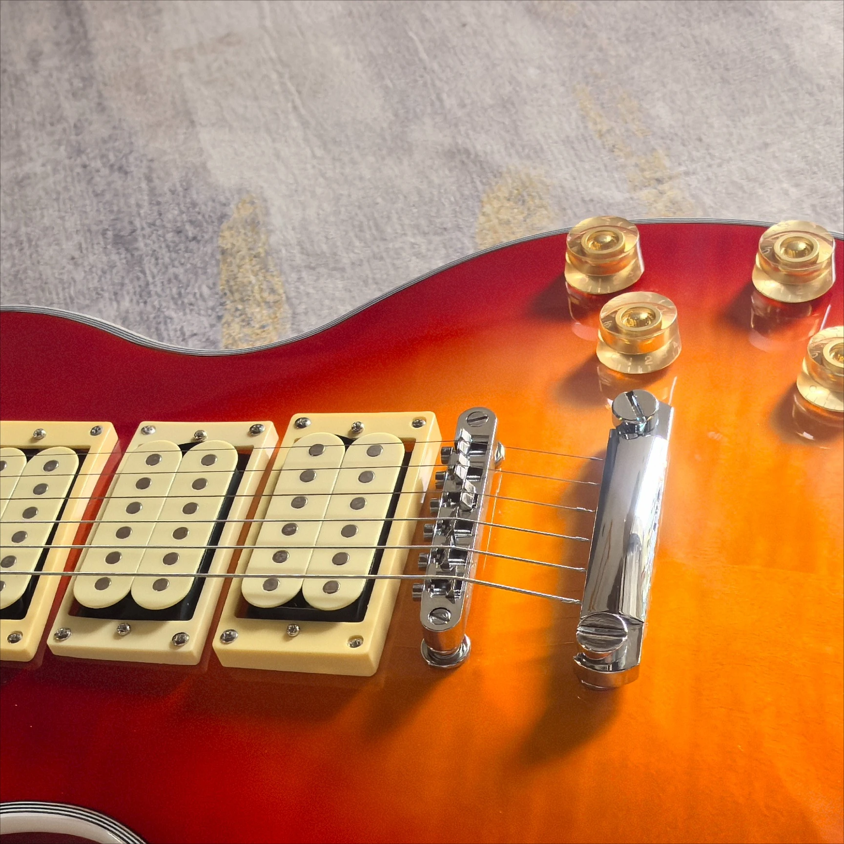 New Hot LP007 Sunset Gradient Triple Pair Pickup Fixed Bridge Hard Rock Solid Wood Piano Body Delivery Included