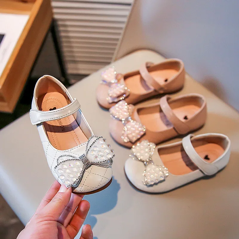 

Кожаные туфли принцессы для девочек, модная детская обувь на плоской подошве для свадебной вечеринки, детская балетная обувь на мягкой подошве с бантом, универсальная повседневная обувь для малышей