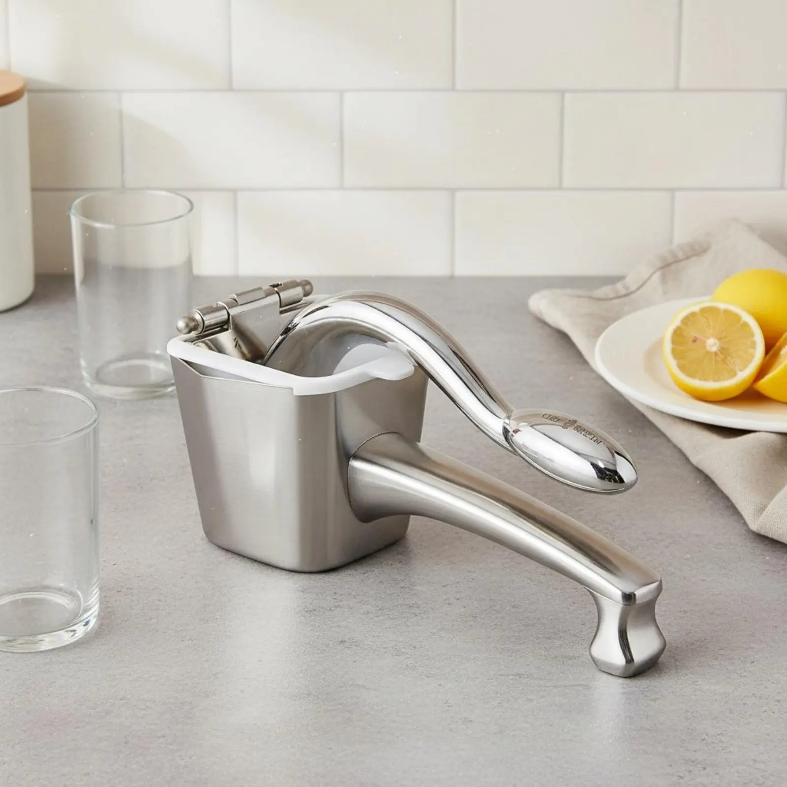 

Stainless Steel Lemon Press Rustproof Pomegranate Juice Press Handheld Orange Press Rust Resistant Manual Citrus Juicer